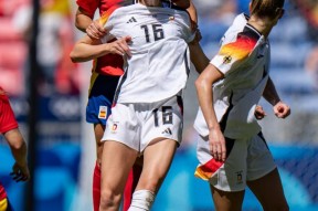 Ming重返赛场，爆冷首场状态出色，德国队观众沸腾！比赛高潮迭起的简单介绍