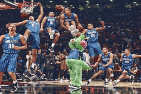 重返赛场首场状态出色，切尔西观众沸腾！，萨拉赫重返赛场全场沸腾不已的简单介绍